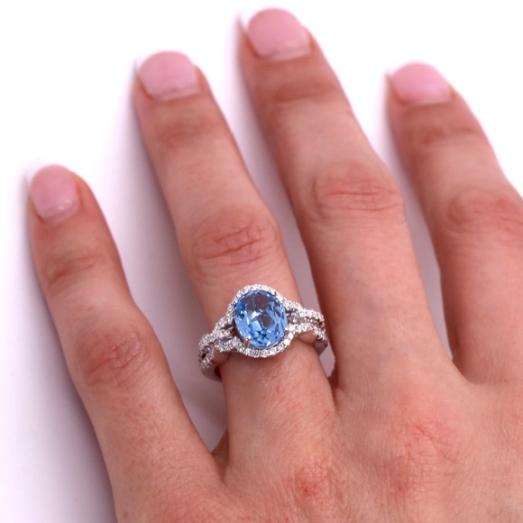 5 Carat Blue Aqua and Diamonds Ring - Picture 12 of 16